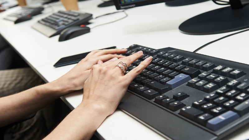Student using keyboard