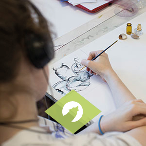 A student drawing in the SU